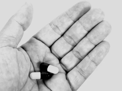 Tome la píldora monocromática y acompáñenos en este viaje.